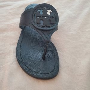 Tory Burch Louisa Thong, black, size 5